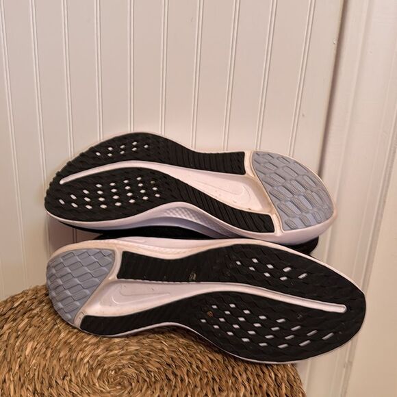 Nike Men's Quest 5 Road Running Shoe - 13 - Great Condition - Picture 6 of 8